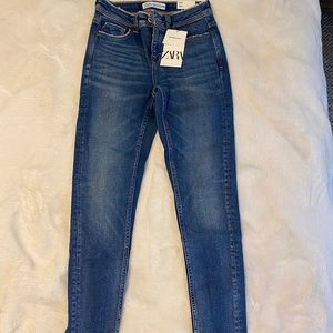 Zara Mid rise Skinny Jeans size US 2
